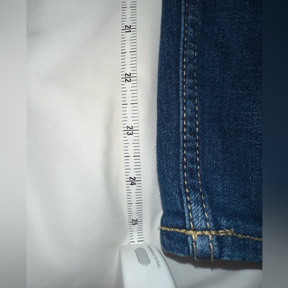 Old Navy Super Skinny High Rise Jeans - Picture 4 of 10